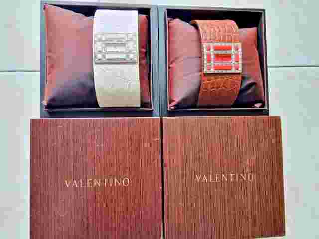 2 Valentino Garavani jewel-watch