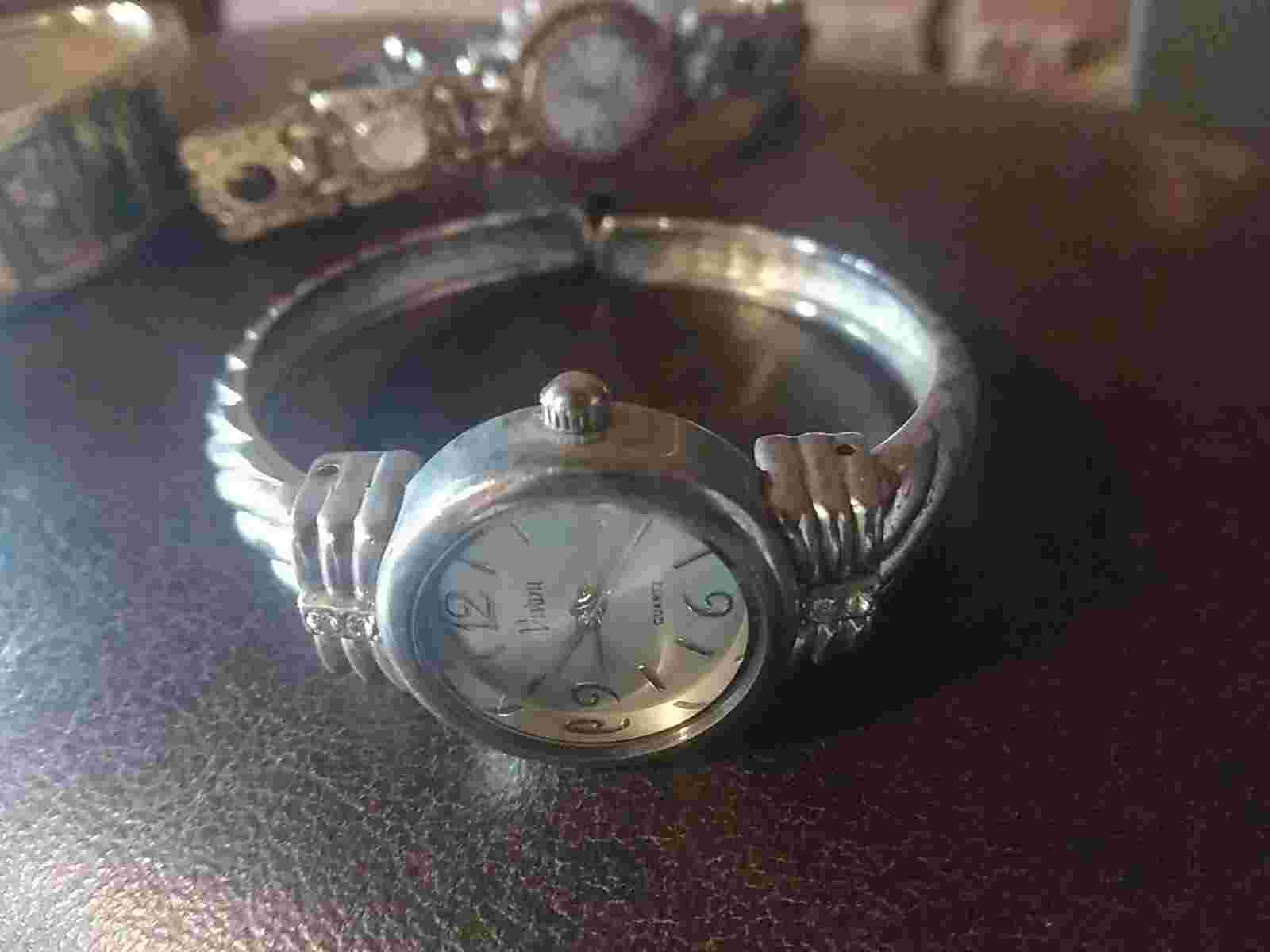 Vivani, Women's VTG watches Lot of 3 Needs Need Batteries