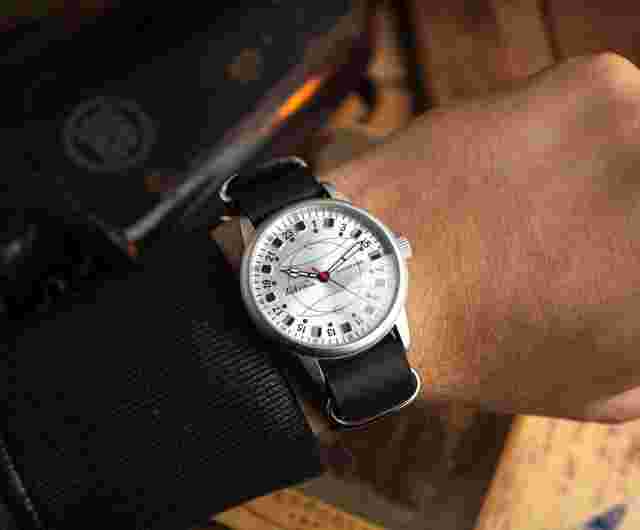 Raketa 24 Hours, Vintage men's watch "ROCKET" mechanical Soviet wristwatch