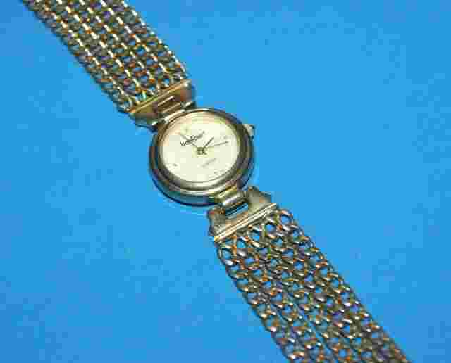 Beautiful Vintage Bonjour Gold Tone Watch