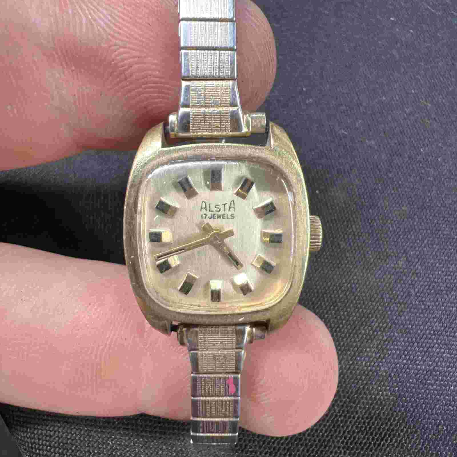Vtg ALSTA 17 Jewel Gold Women’s Watch Manual Wind 20mm USA Stretch Band