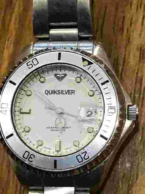 Exquisite Quiksilver QX1000 Date Dial WR100M Quartz Ladies Bracelet Watch - 30mm