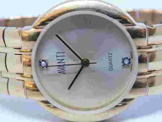 Avanti Gold Tone Diamond Quartz Analog Women's Watch Sz. 6 3/4" New Battery