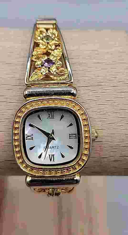 Danbury Mint Ladies Quartz Watch 23mm MOP Gold Plated Gemstone Accented 7"
