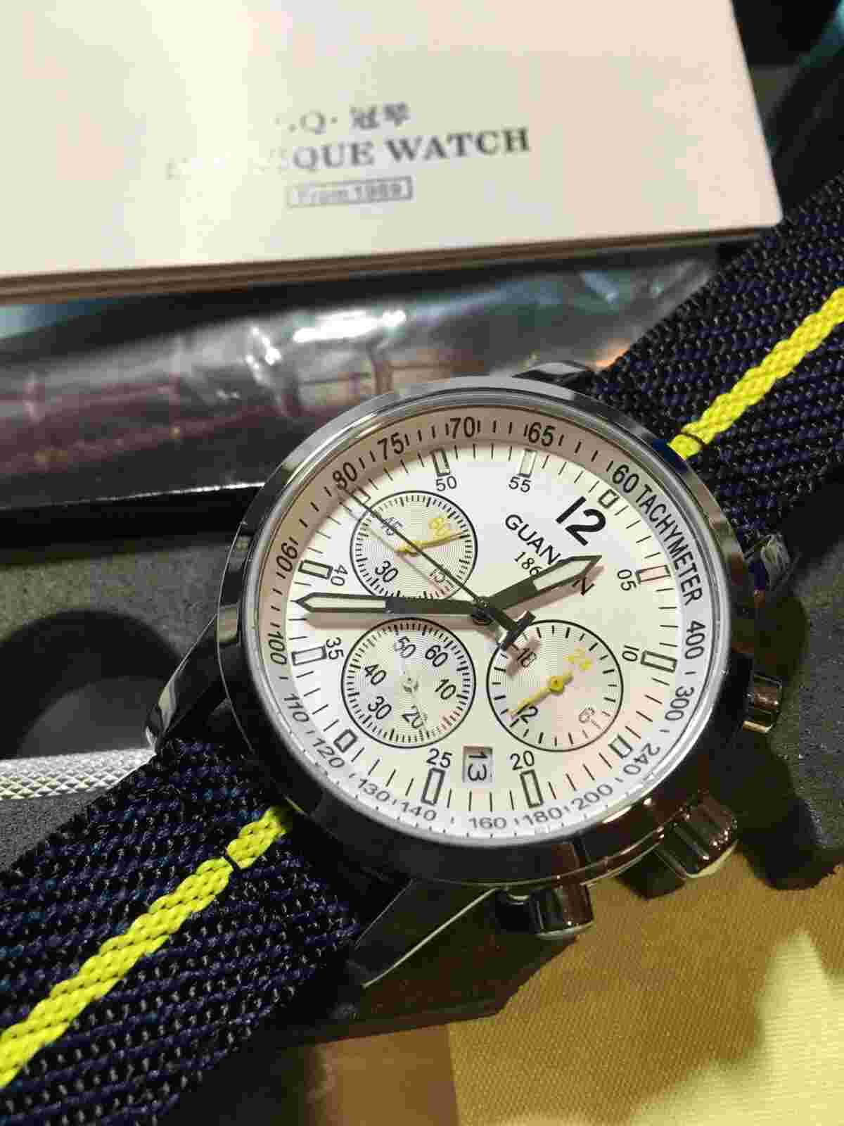 GUANQIN WHITE CHRONOGRAPH GS19133 YELLOW ACCENT HANDS PRC CHANGEABLE QR STRAPS