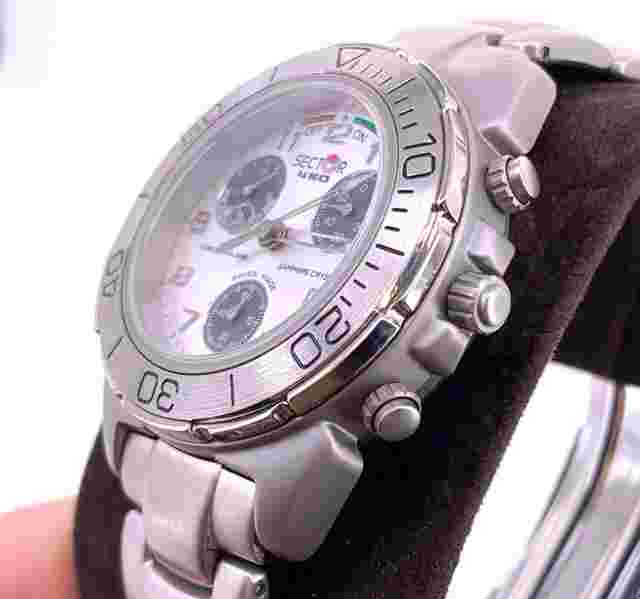 Sector 450 Chrono Sapphire Crystal 100 Mt. 40Mm NOS Quartz Watch