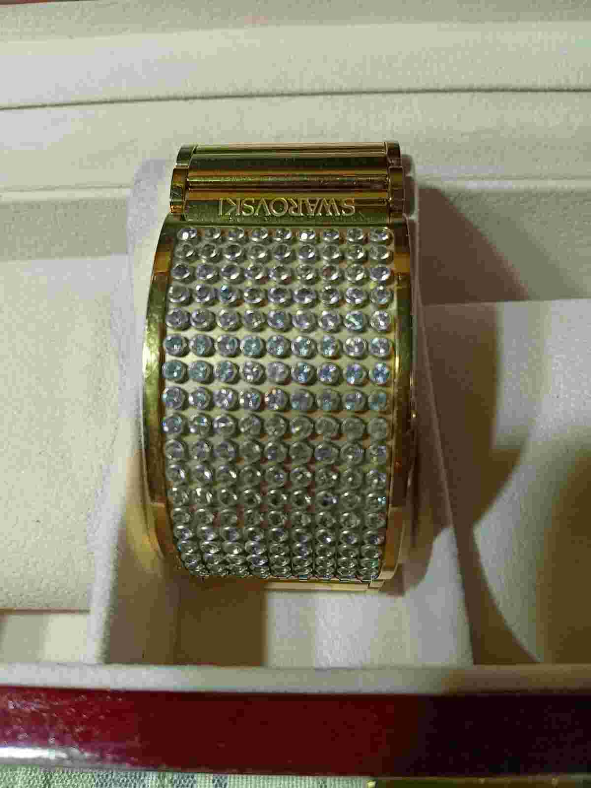 Swarovski D-Lite Crystals Watch in GOLD Color
