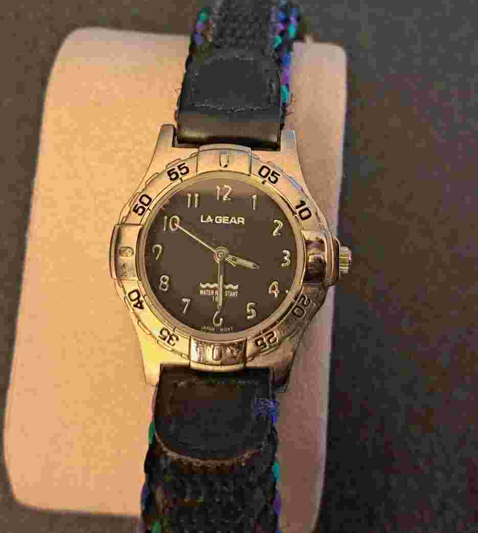 Vintage Ladies LA Gear Stainless Steel Quartz Watch W/Fabric Band WR 30 Meters