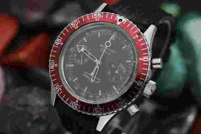 C. 1971 WITTNAUER Geneve Professional Chronograph Stainless Steel Diver's Watch