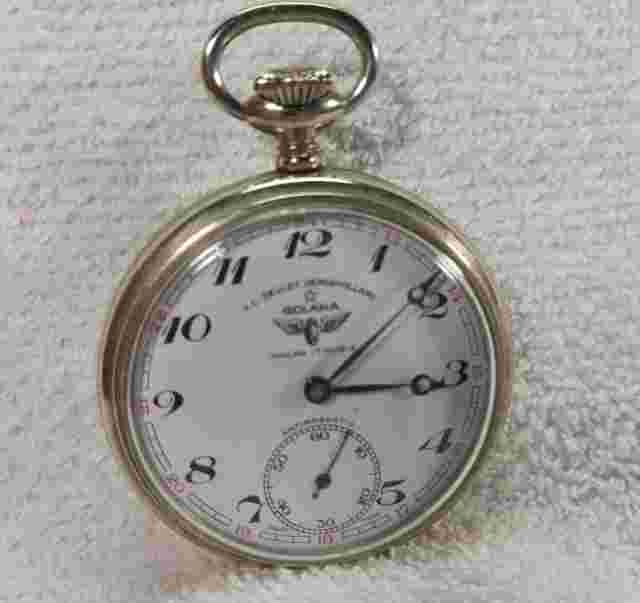VINTAGE GOLANA POCKET WATCH, 17 JEWELS, SWISS MADE - LOCOMOTIVE ON BACK
