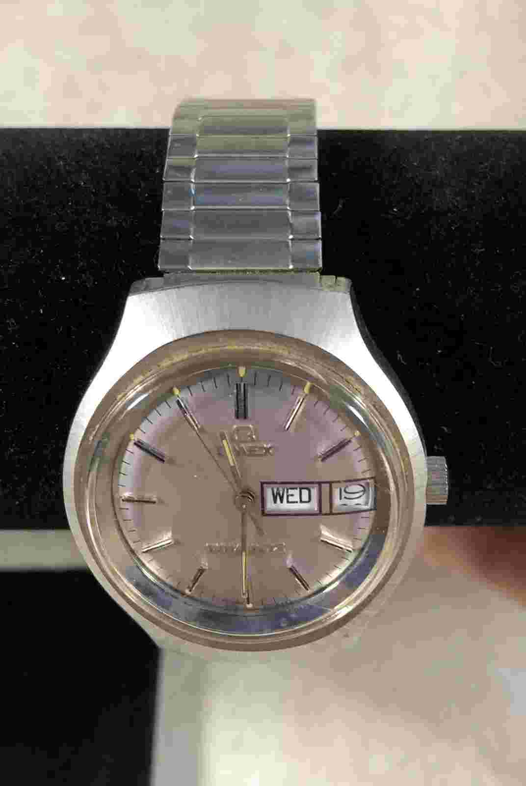 Men S Timex Q Watch With Olympic Shield Day/ Date and Matching Band