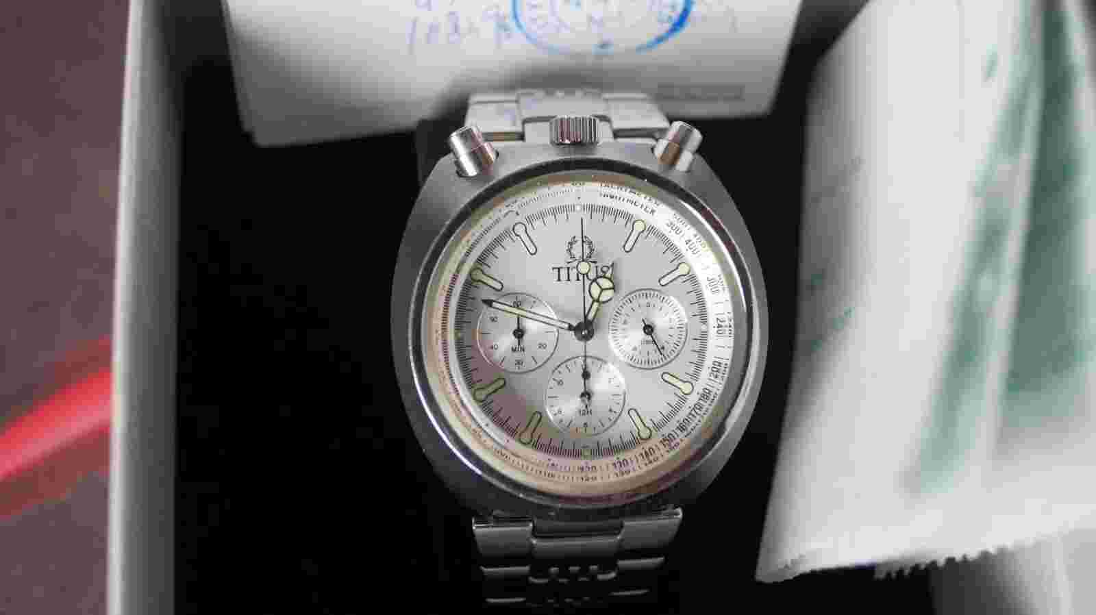 Solvil et Titus bullhead chronograph quartz watch case 41mm 06-0407-001 silver