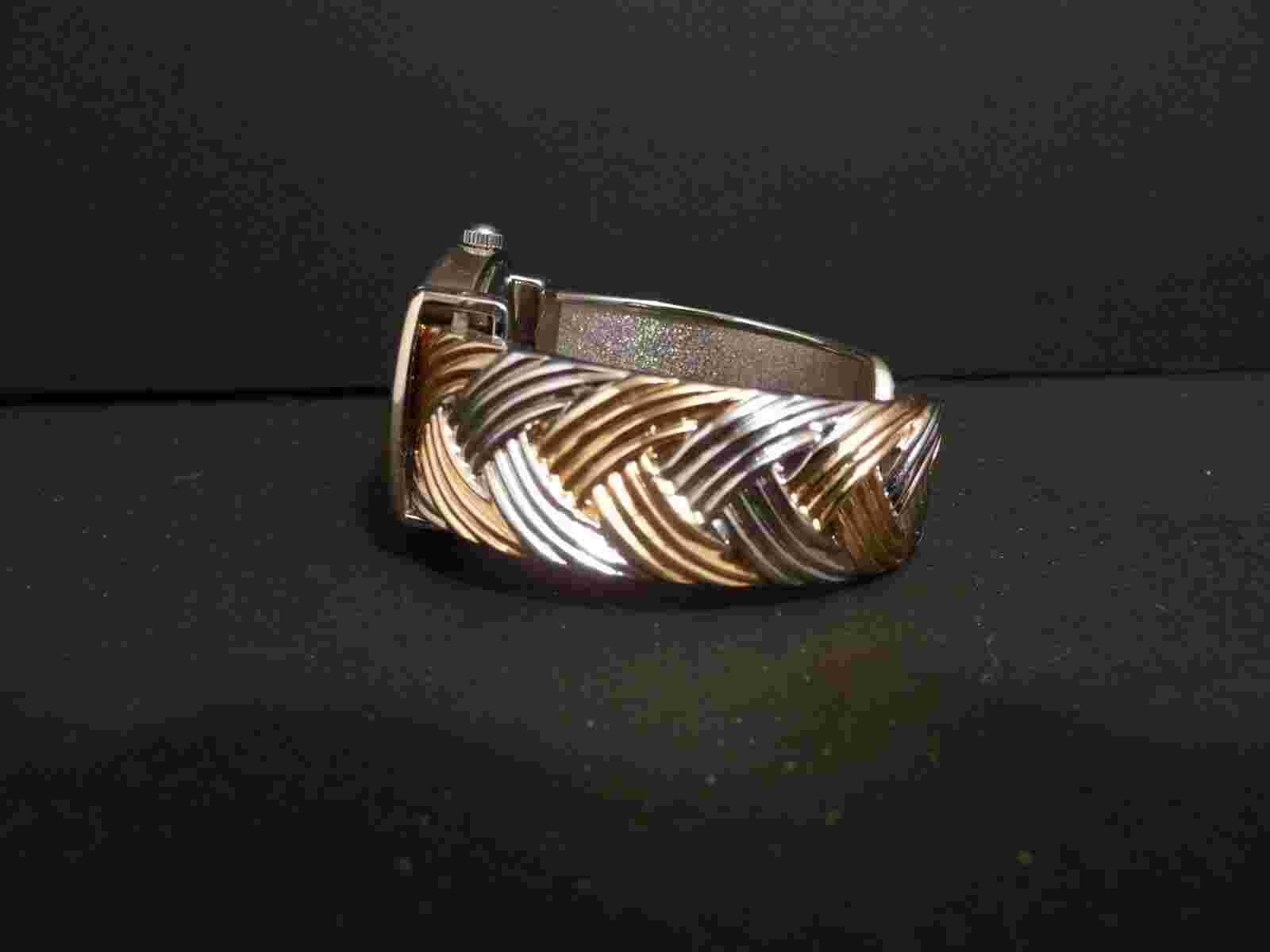 Attention KM1268 quartz Japan Gold/Silver Bangle Woman's watch new battery 2288