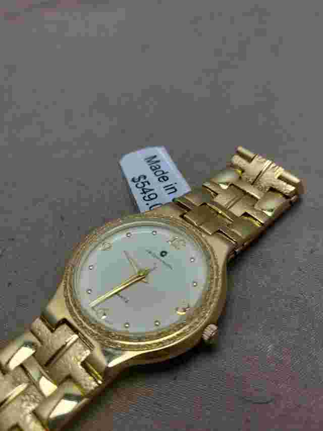 J.b Champion Quartz Watch (no back) works great