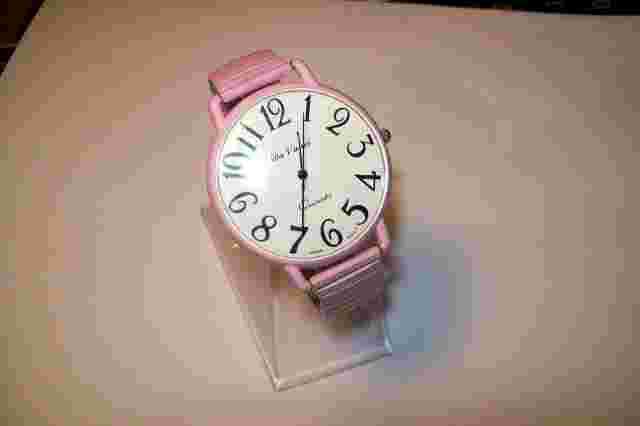 Pink Watch Fashion Statement Piece w/Large Dial & Comfortable Stretch Band NICE!