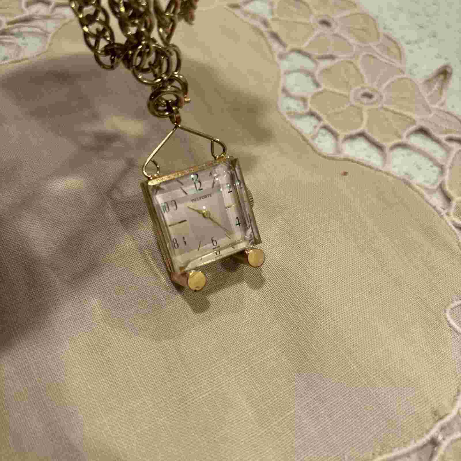 RARE BEAUTIFUL BELFORTE 7 Jewels Lucite Cube Watch Pendant Charm Chain Bracelet