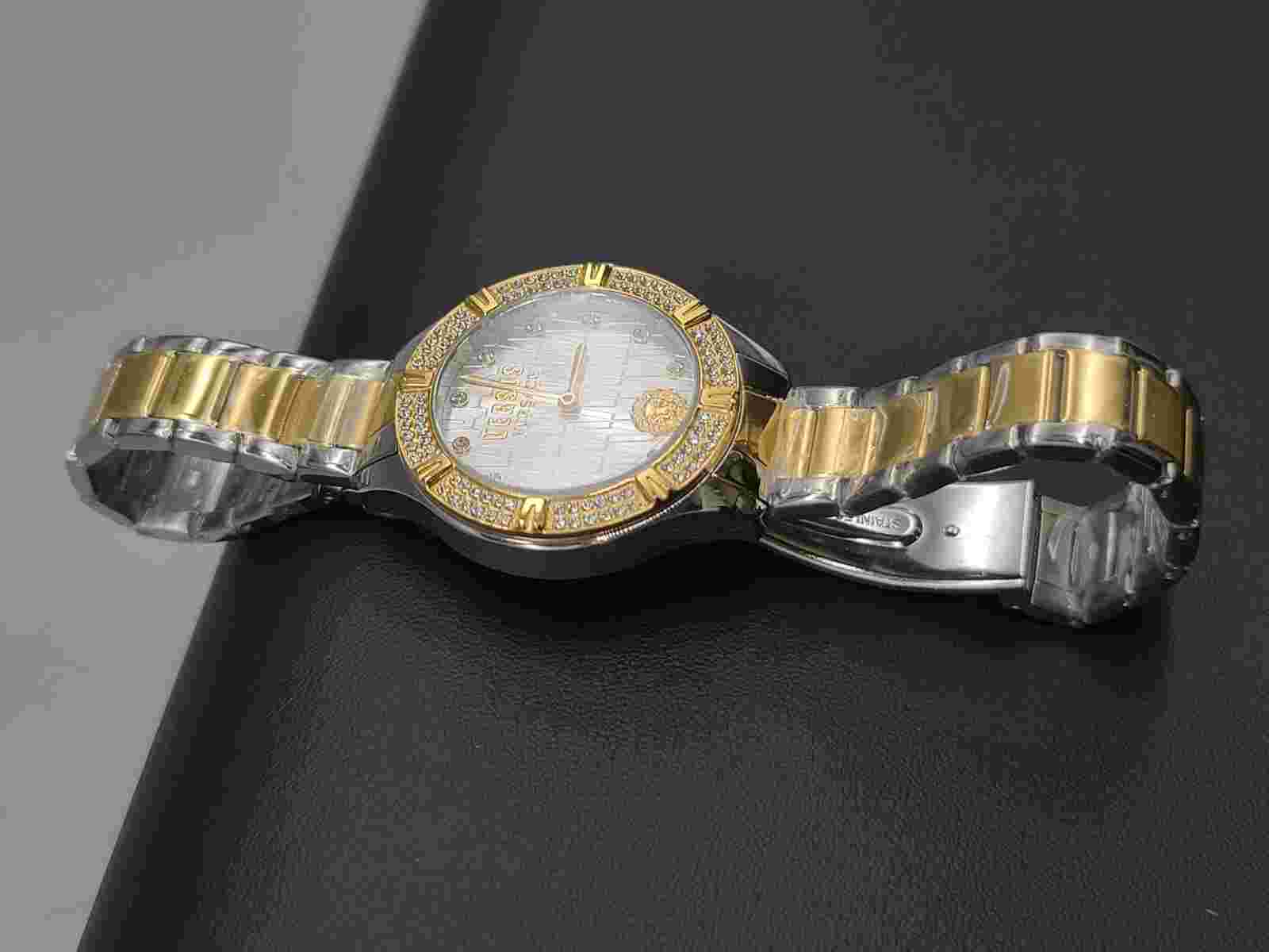 VERSUS VERSACE Canton Road Bracelet Ladies' Watch VSP262319 -USED- W131