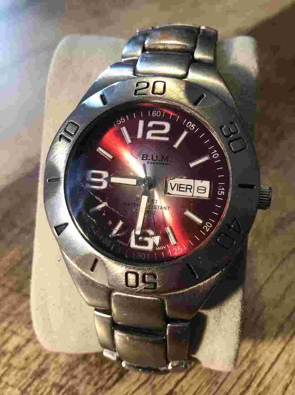 Vintage Bum Equipment men’s watch 100 Feet Water Resistant Red Dial New Battery