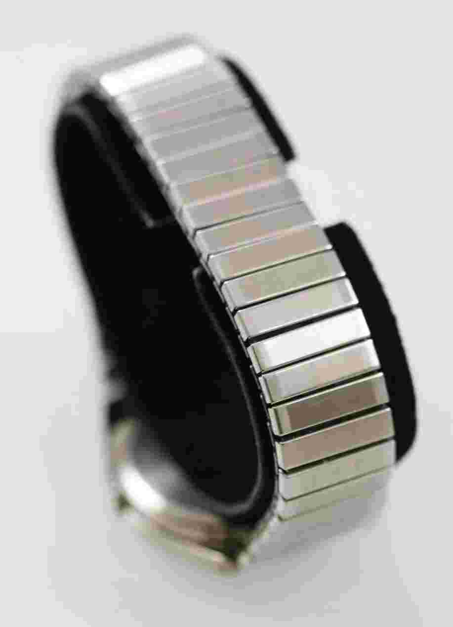 Sharp Men Watch Silver Stainless St Stretch  Battery Water Res Date White Quartz