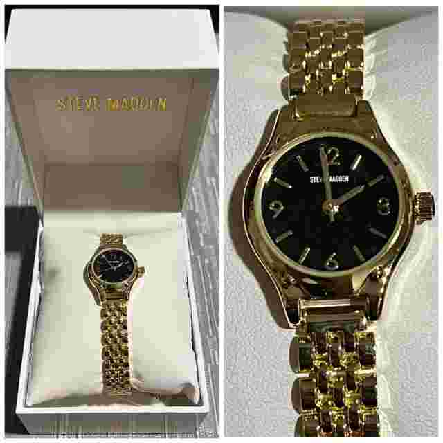 Steve Madden Classic Round Face Gold Tone Vintage Style Dainty Watch NWT