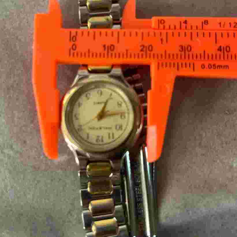 Halston Two toned band with clasp Watch 001-6236 Vintage