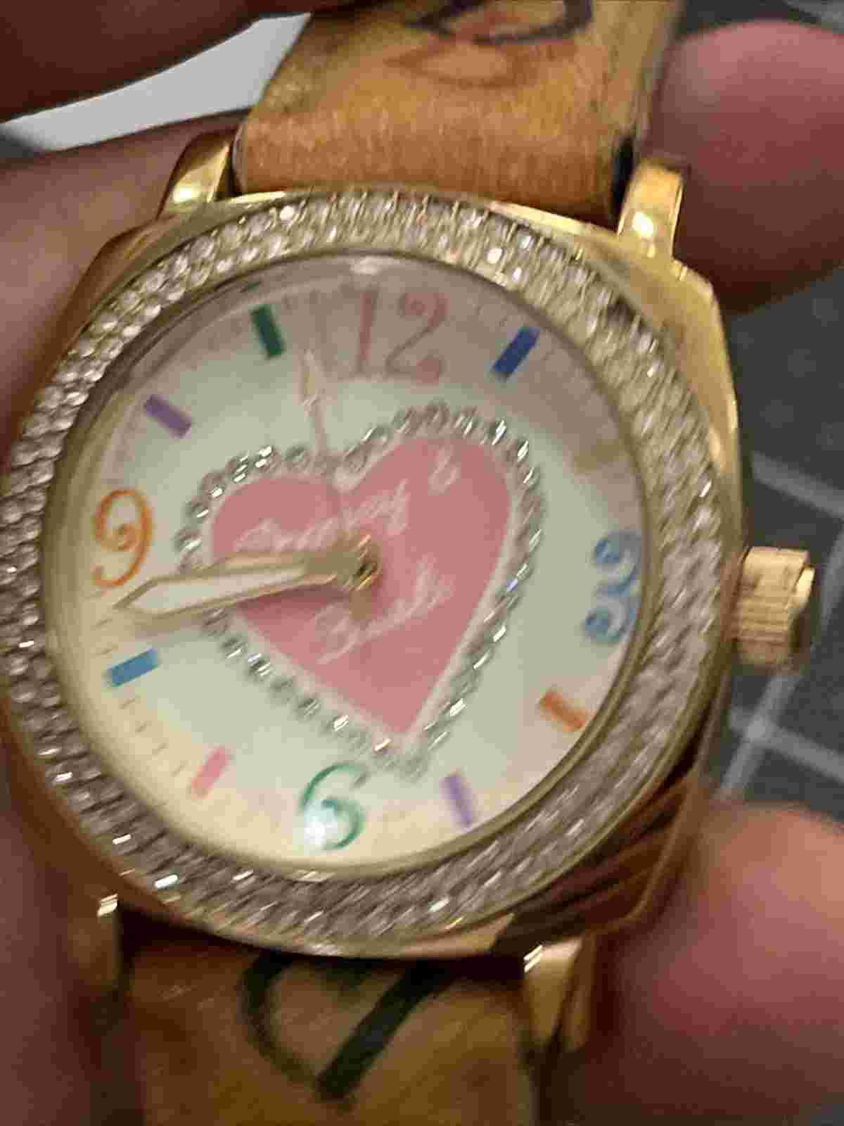 DOONEY & BOURKE WR 100FT RHINESTONE PINK HEART WOMENS WRISTWATCH valentine