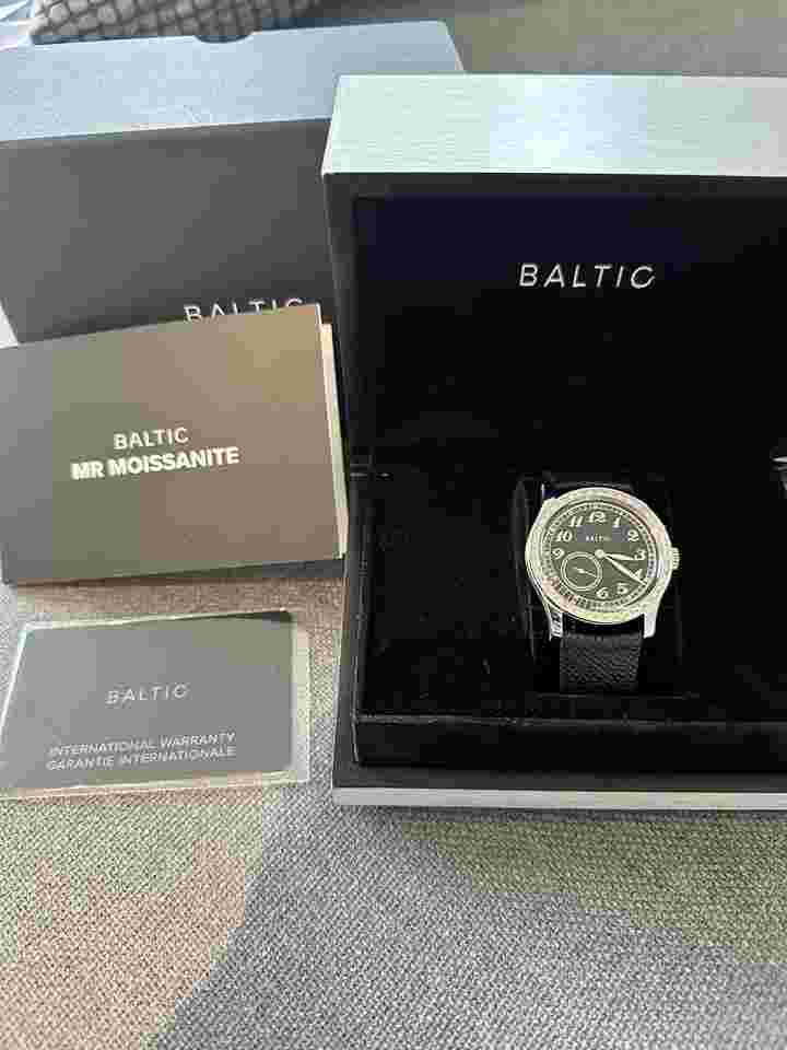 Baltic MR moissanite