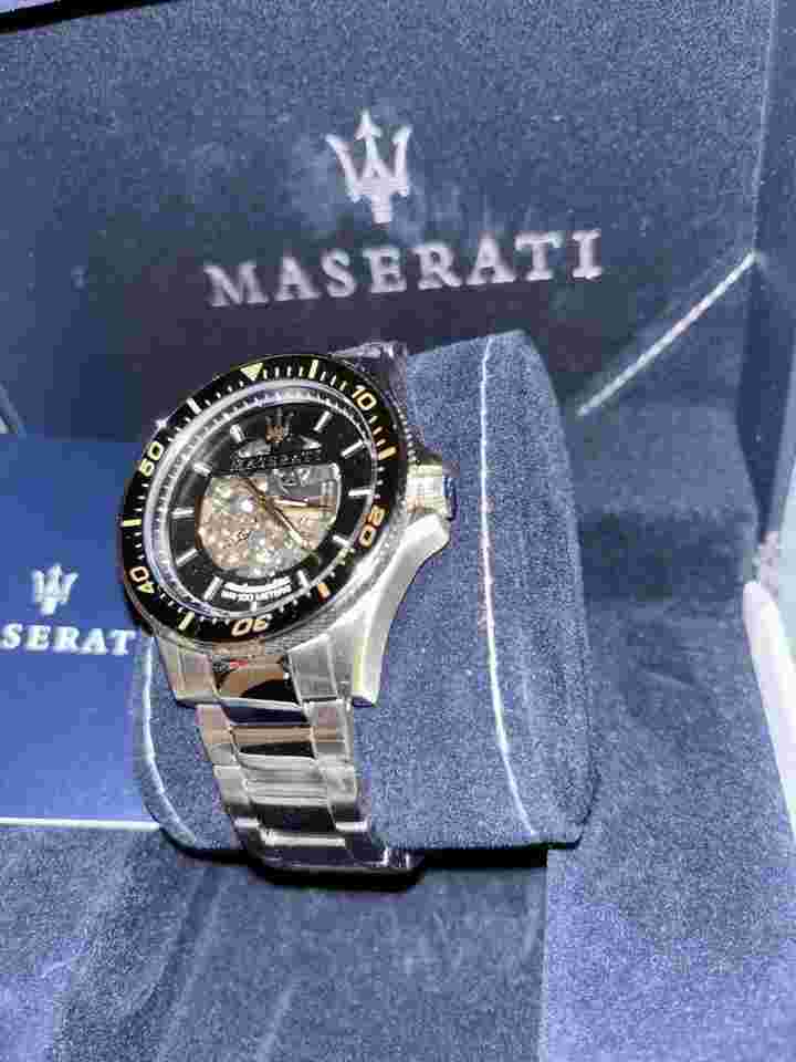 Maserati Successo New Boxed Tags Labels