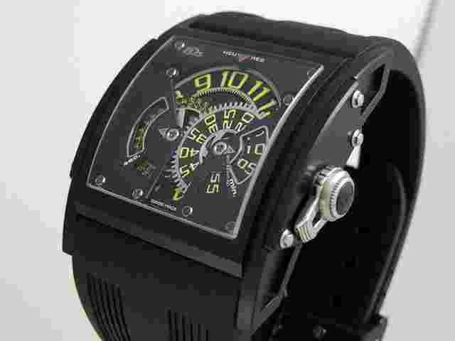 HD3 Three Minds
                           
                                 Complication Three Minds Yellow Titanium/PVD/Rubber LTD 33pc