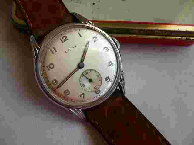 Erax is a vintage very rare and beautiful Swiss watch from the 1940s 