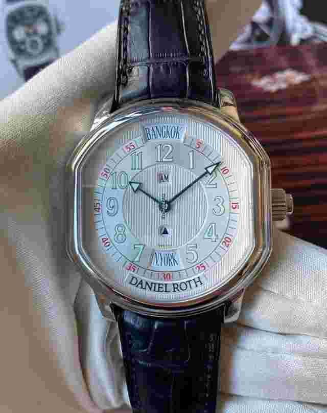 Daniel Roth
                           
                                 Metropolitan 24 Cities World Time 857.ST
