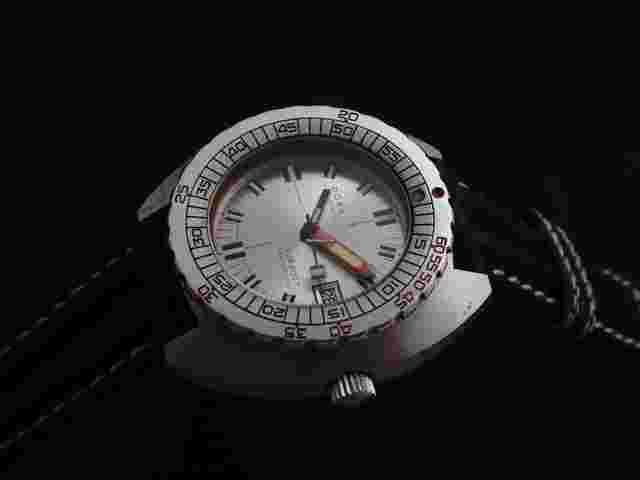Doxa Sub
                           
                                 Rare Vintage Swiss Sub 300T Searambler Diver Watch 80's