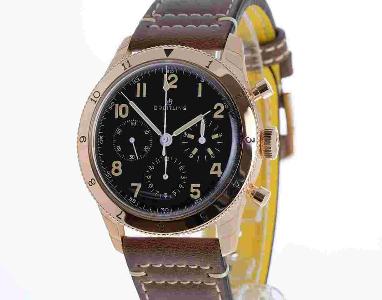 Breitling Aviator 8 AVI 1953 Edition 18-karätiges Rotgold - Schwarz - Limited Edition