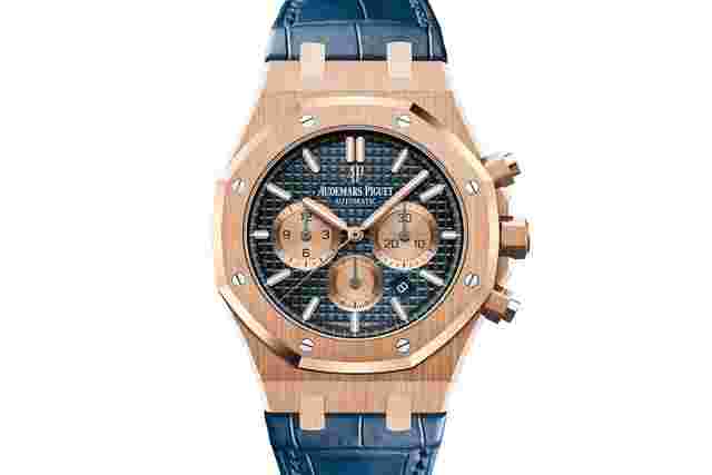 Audemars Piguet Royal Oak Chronograph
                           
                                 Blue Leather 26331OR
