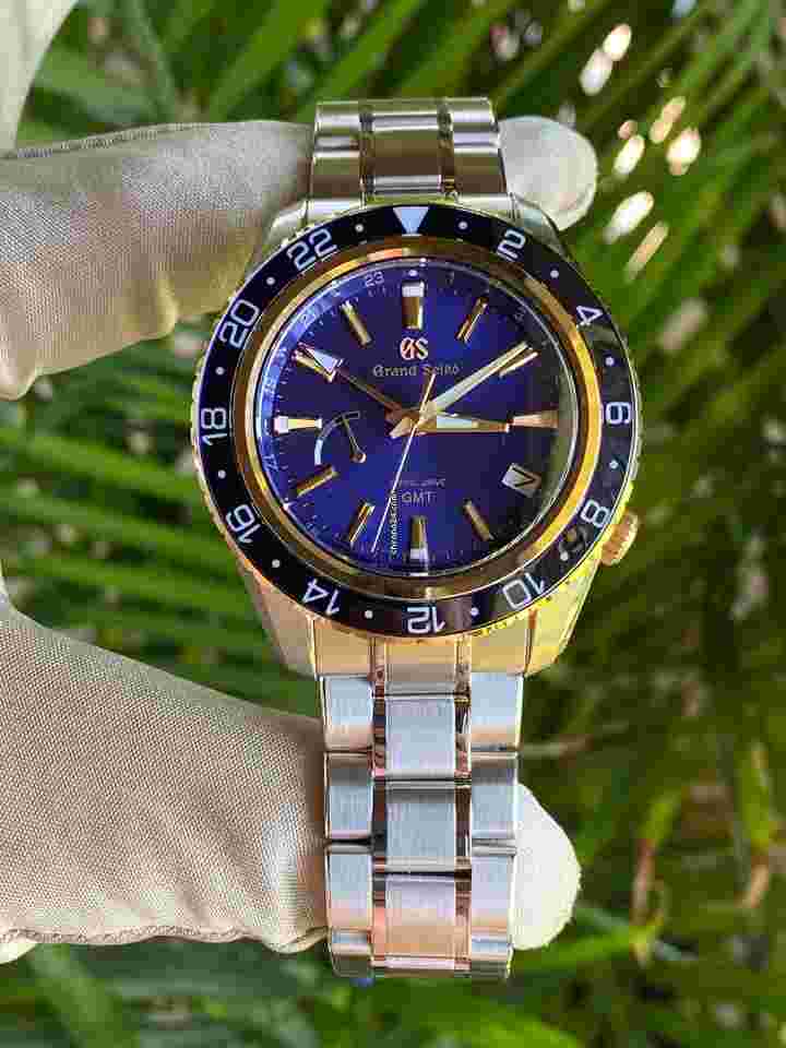 Grand Seiko Sport Collection
Spring Drive GMT Grand Seiko SBGE248