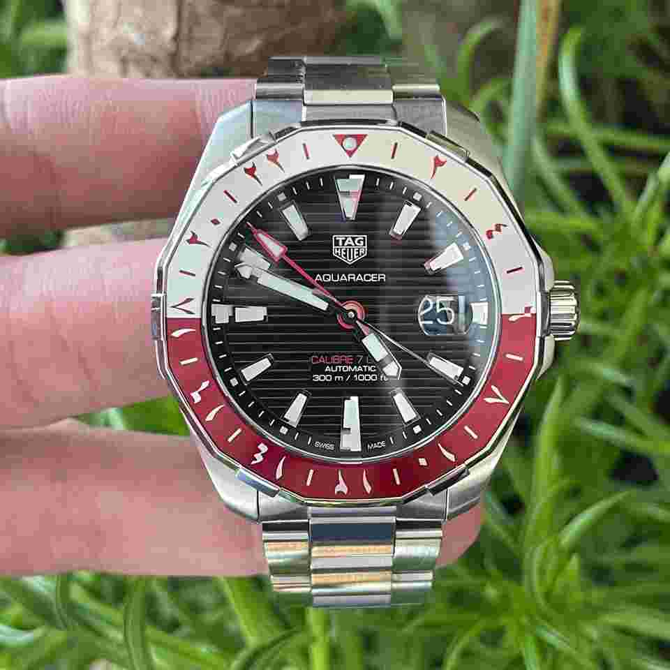 TAG Heuer Aquaracer 300M
GMT 'Qatar' Edition