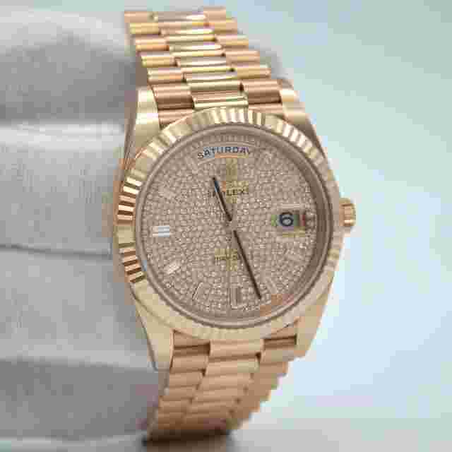 Rolex Day-Date 40
                           
                                 Diamond Paved Dial