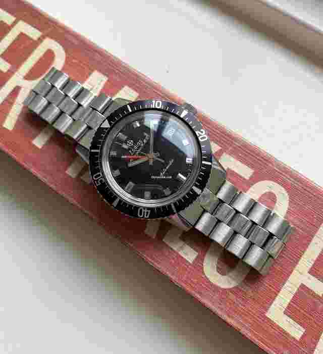 Zodiac
                           
                                 Vintage 60s Aerospace GMT Automatic Black Bezel Gilt Black Dial Steel Case