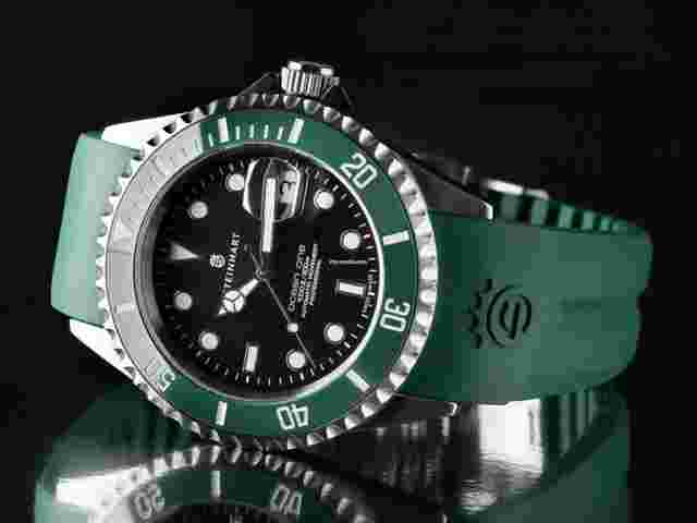 Steinhart Ocean 1
                           
                                 Green Ceramic 42mm Swiss Automatic Diver Silicone 103-1031