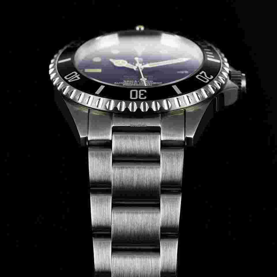 Steinhart
OceanOne 1 Vintage Red Swiss Automatic Mens Diver Watch 103-0657