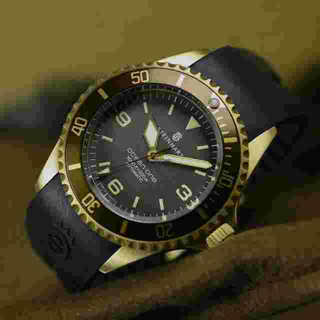 Steinhart Ocean 1
                           
                                 One Bronze Dark Brown Automatic Swiss Diver Watch 103-0573