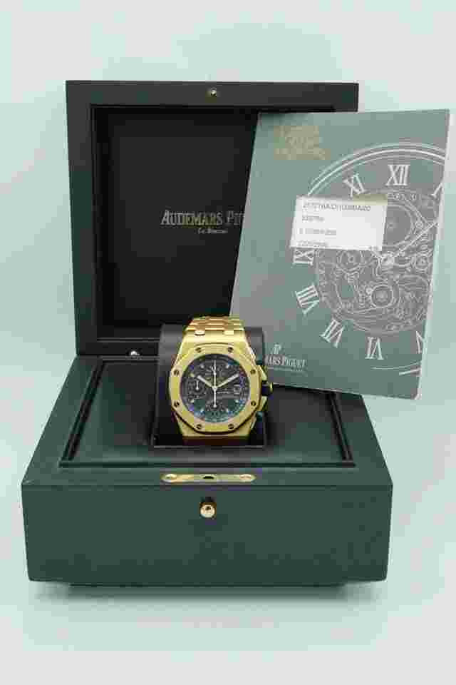 Audemars Piguet Royal Oak Offshore Chronograph
'The Brick' 42mm Yellow Gold Chronograph Complete Set 2005