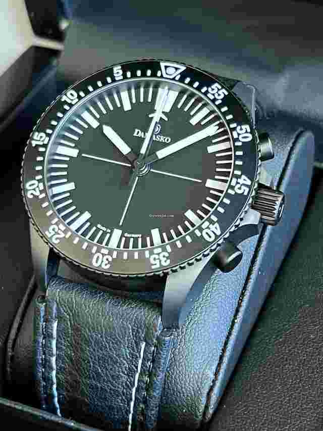 Damasko
                           
                                 DC80 Black Chronograph