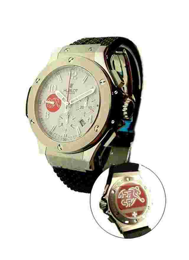 Hublot Big Bang 44 mm
                           
                                 Swiss Football Association LE to 300 pieces Steel on a White Rubber Strap