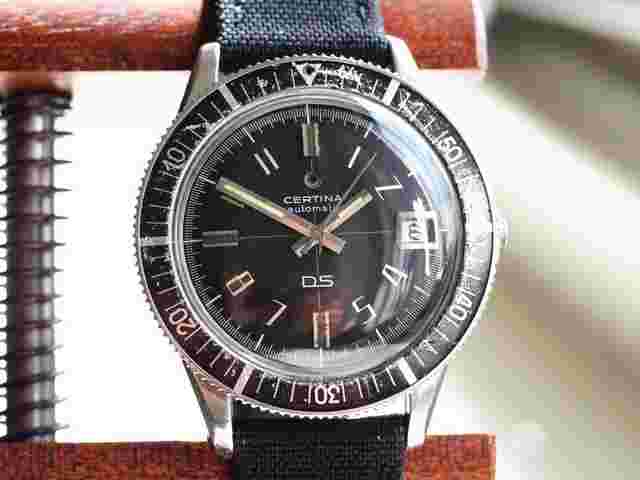 Certina DS
                           
                                 Automatic Red Crosshair Diver 5801 113
