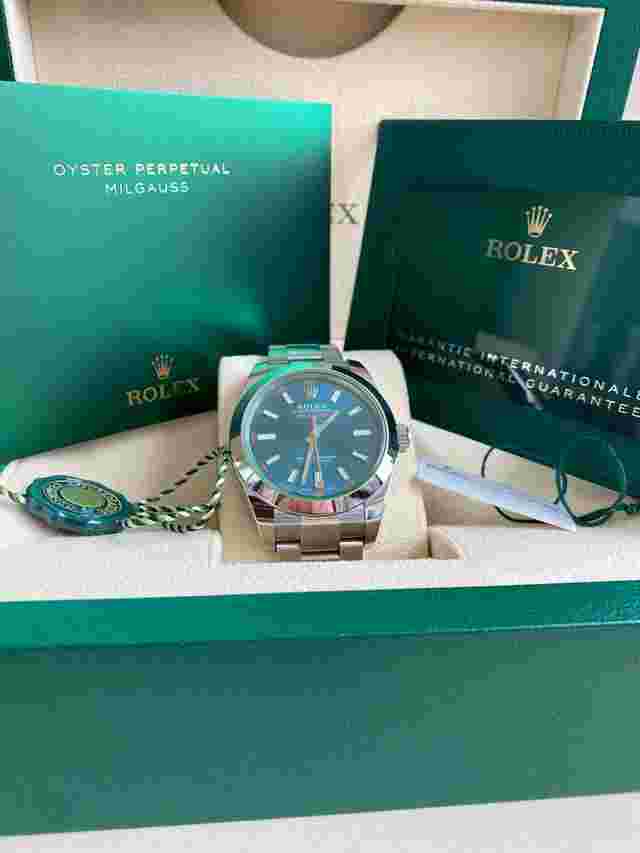 Rolex Milgauss
                           
                                 116400GV DISCONTINUED Blue Dial Green Crystal - 2023 Complete Set