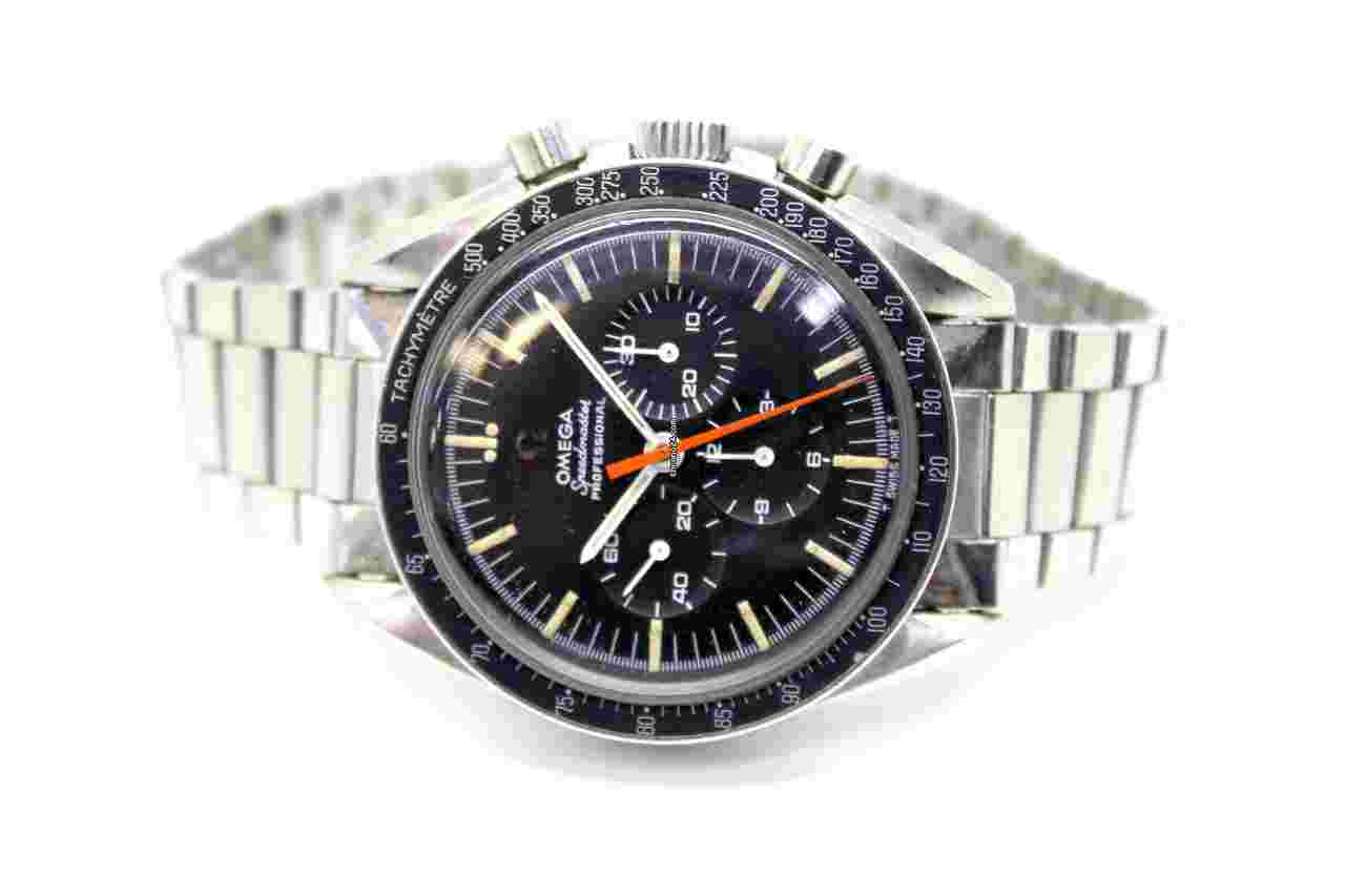 Omega Speedmaster Professional Moonwatch
                           
                                 Ultraman 1968
