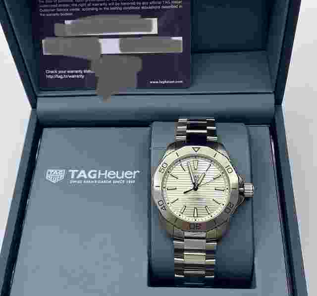 TAG Heuer Aquaracer
                           
                                 Professional 200 Aquaracer 40mm