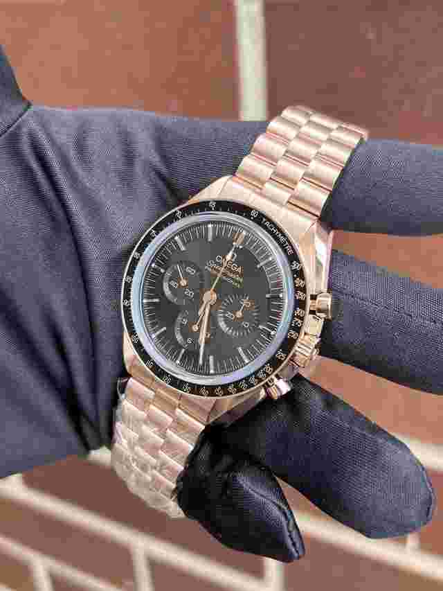 Omega Speedmaster Professional Moonwatch
                           
                                 Rose Gold 310.60.42.50.01.001