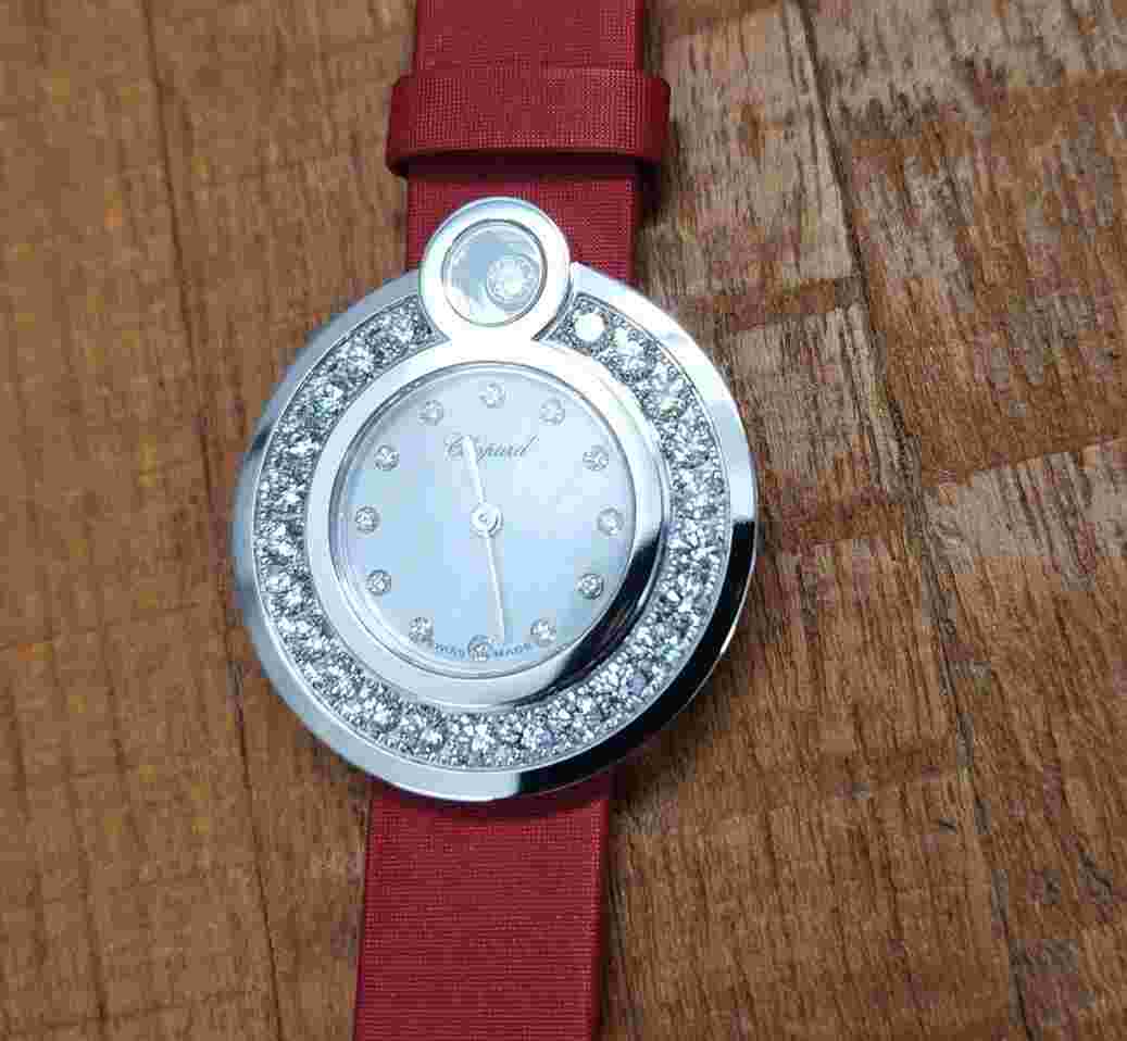Chopard Happy Diamonds
8 White Gold 30mm Case With Diamonds NEW UNWORN 204407-1002